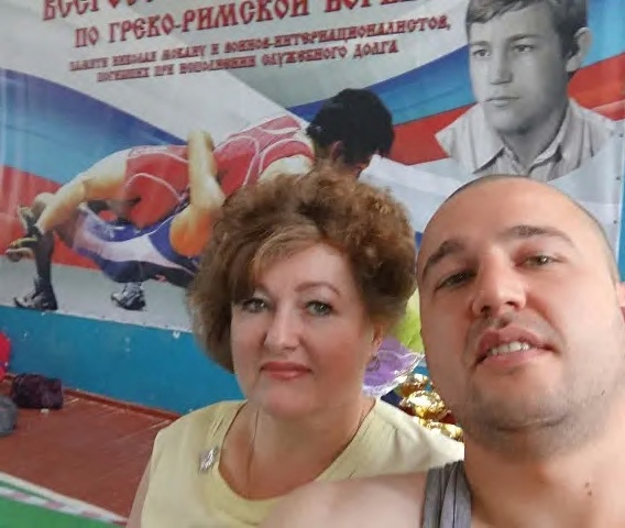 Євген Мокану з мамою на турнірі пам&rsquo;яті батька